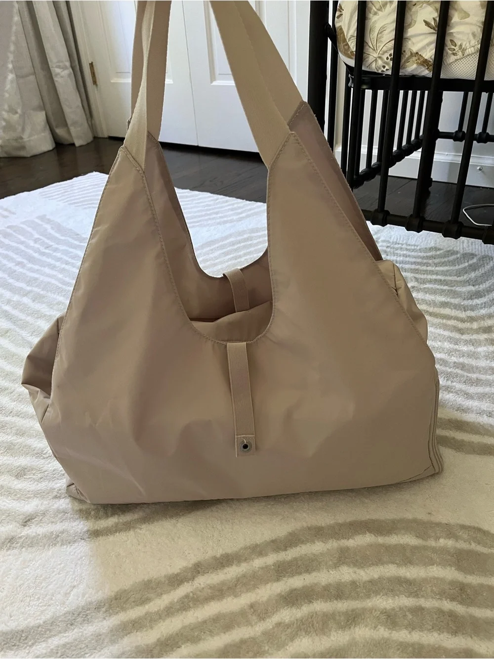 NWOT Reebok Women's Beige Everyday Tote Gym Duffle Bag - Picture 4 of 9
